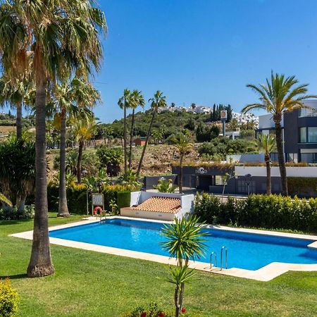 Spacious Beachfront Town House In Estepona With Fully Equipped Kitchen, Pools, Garden, Sea View Bagian luar foto