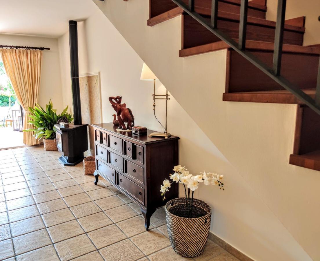 Spacious Beachfront Town House In Estepona With Fully Equipped Kitchen, Pools, Garden, Sea View Bagian luar foto