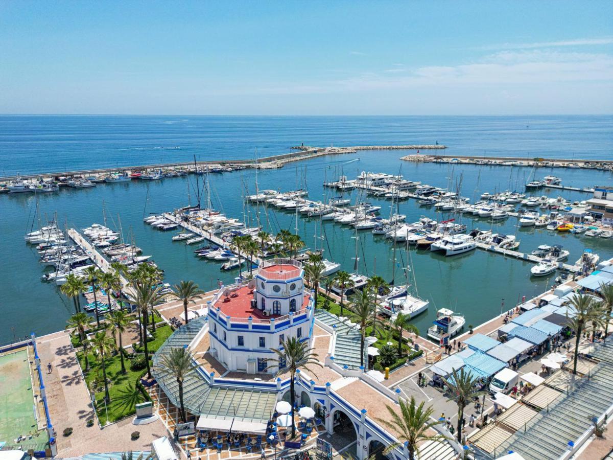 Spacious Beachfront Town House In Estepona With Fully Equipped Kitchen, Pools, Garden, Sea View Bagian luar foto